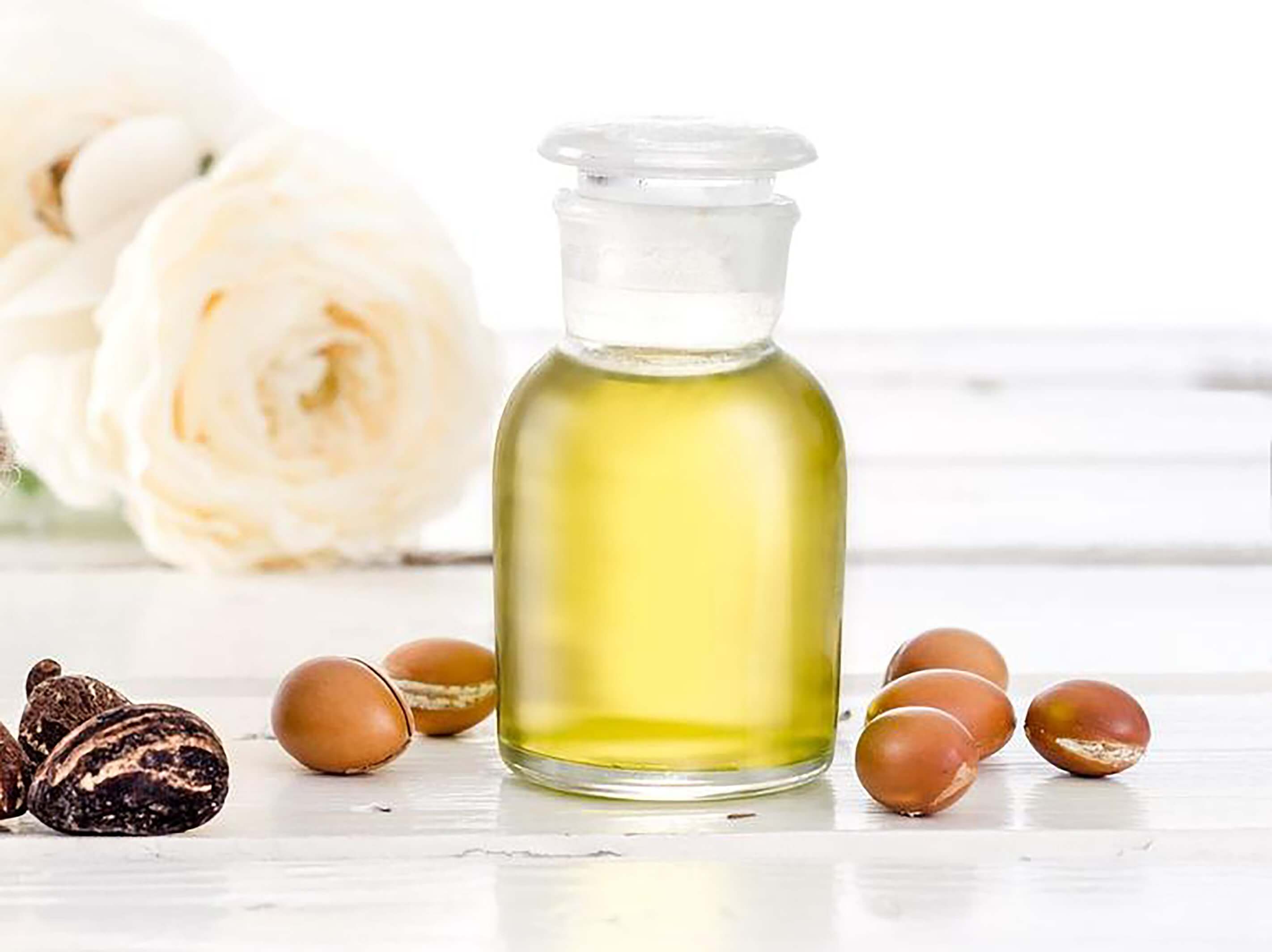 All the Ways Argan Oil Benefits Your Skin and Hair - E11 Store